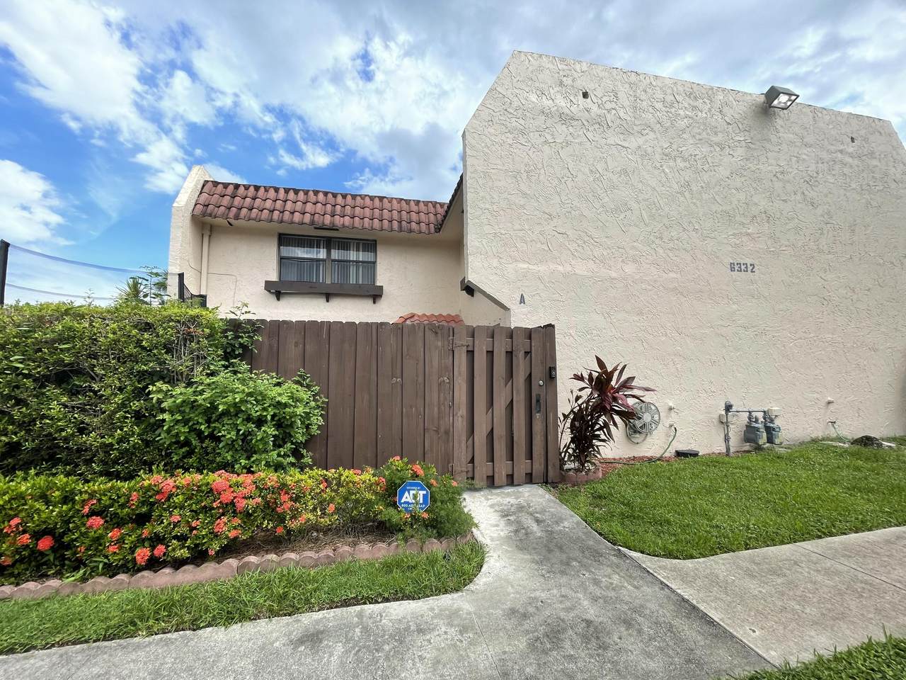 6332 Seven Springs Boulevard - Photo 1