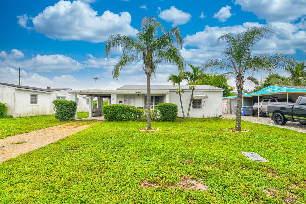 306 Elizabeth Road - Photo 1