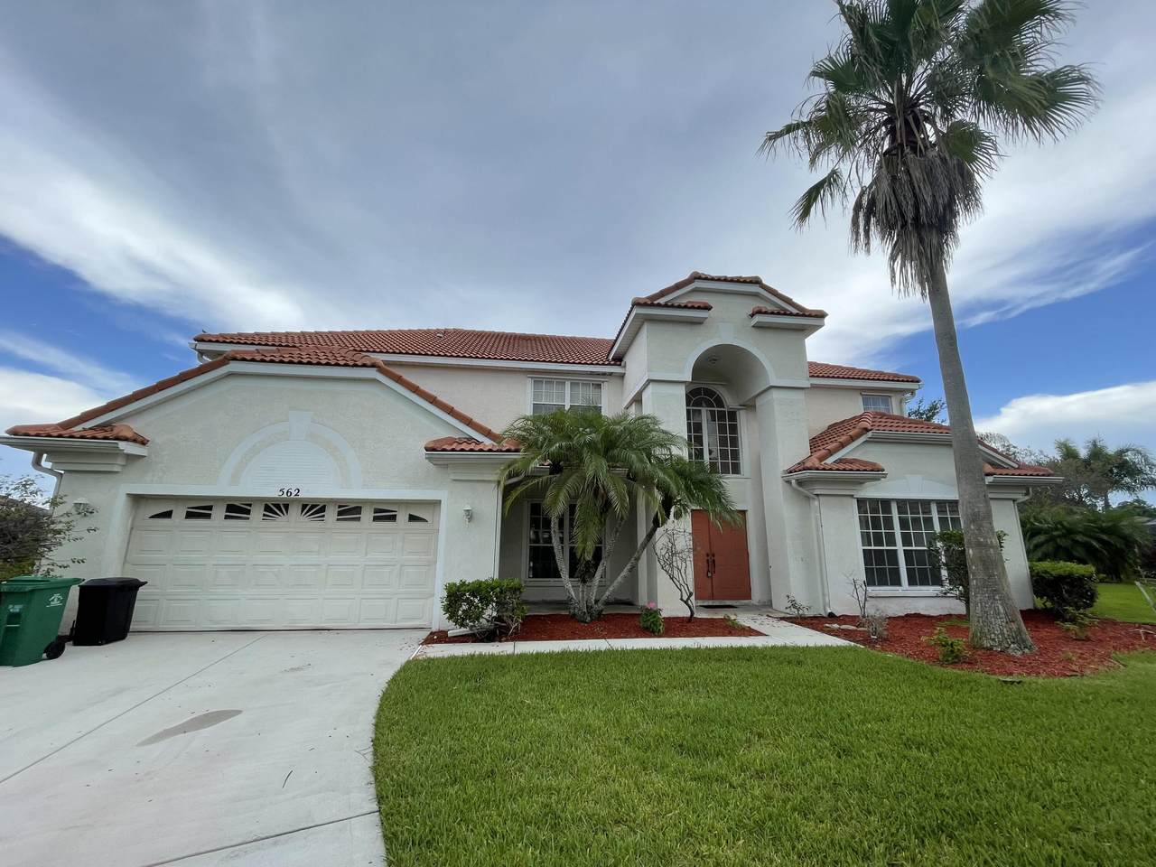 562 Romora Bay - Photo 1