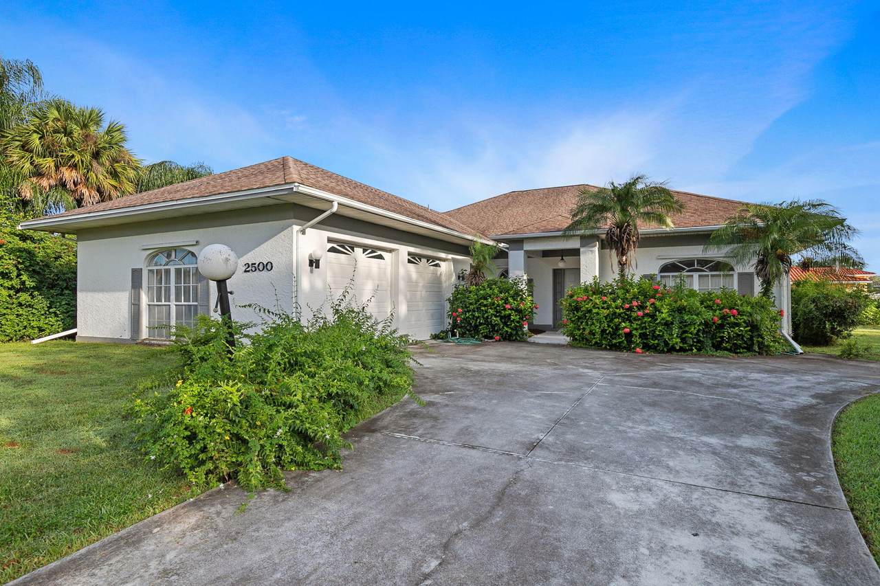 2500 Palm Lakes Drive Avenue - Photo 1