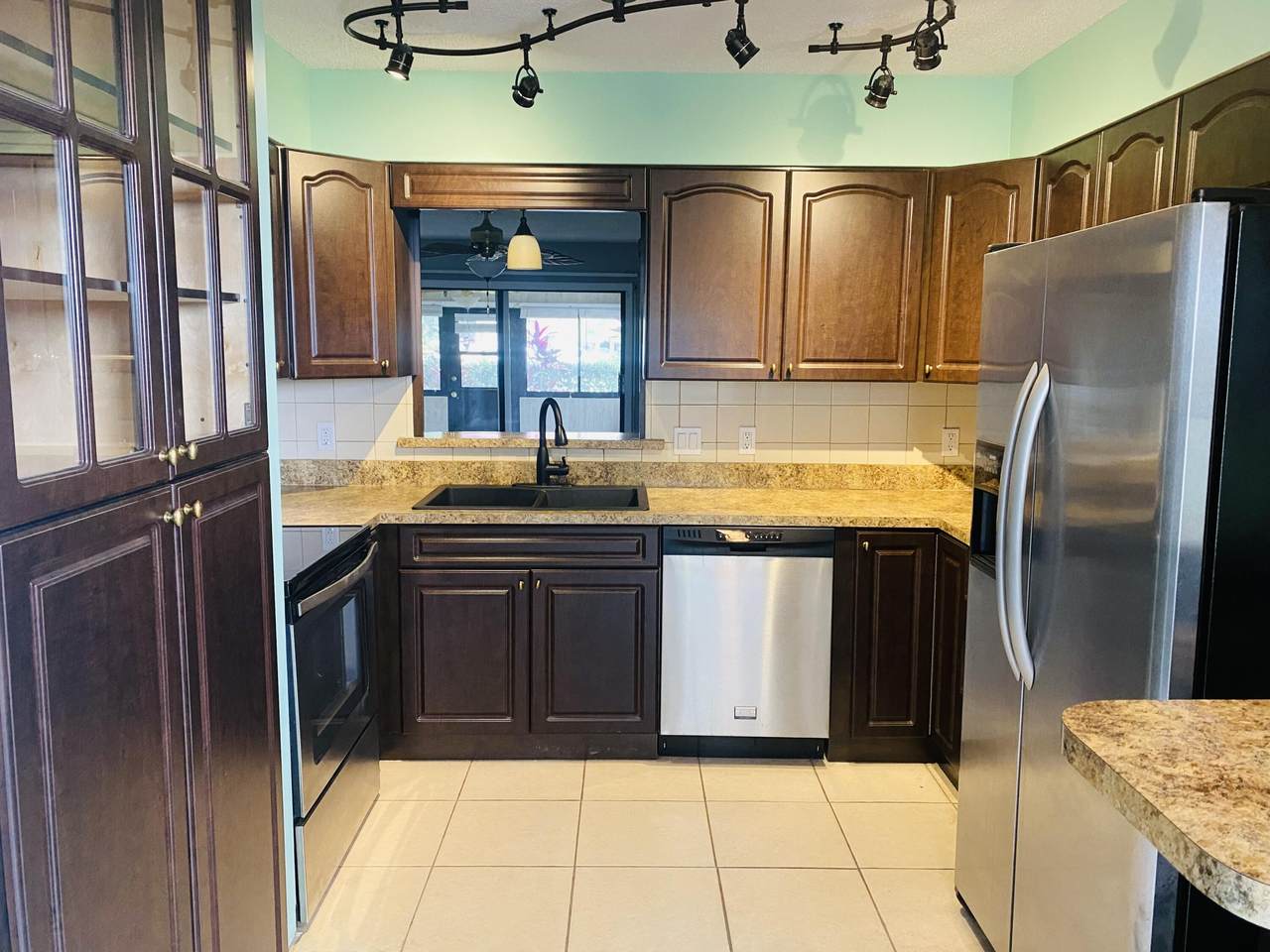 2050 Colonial Road - Photo 1