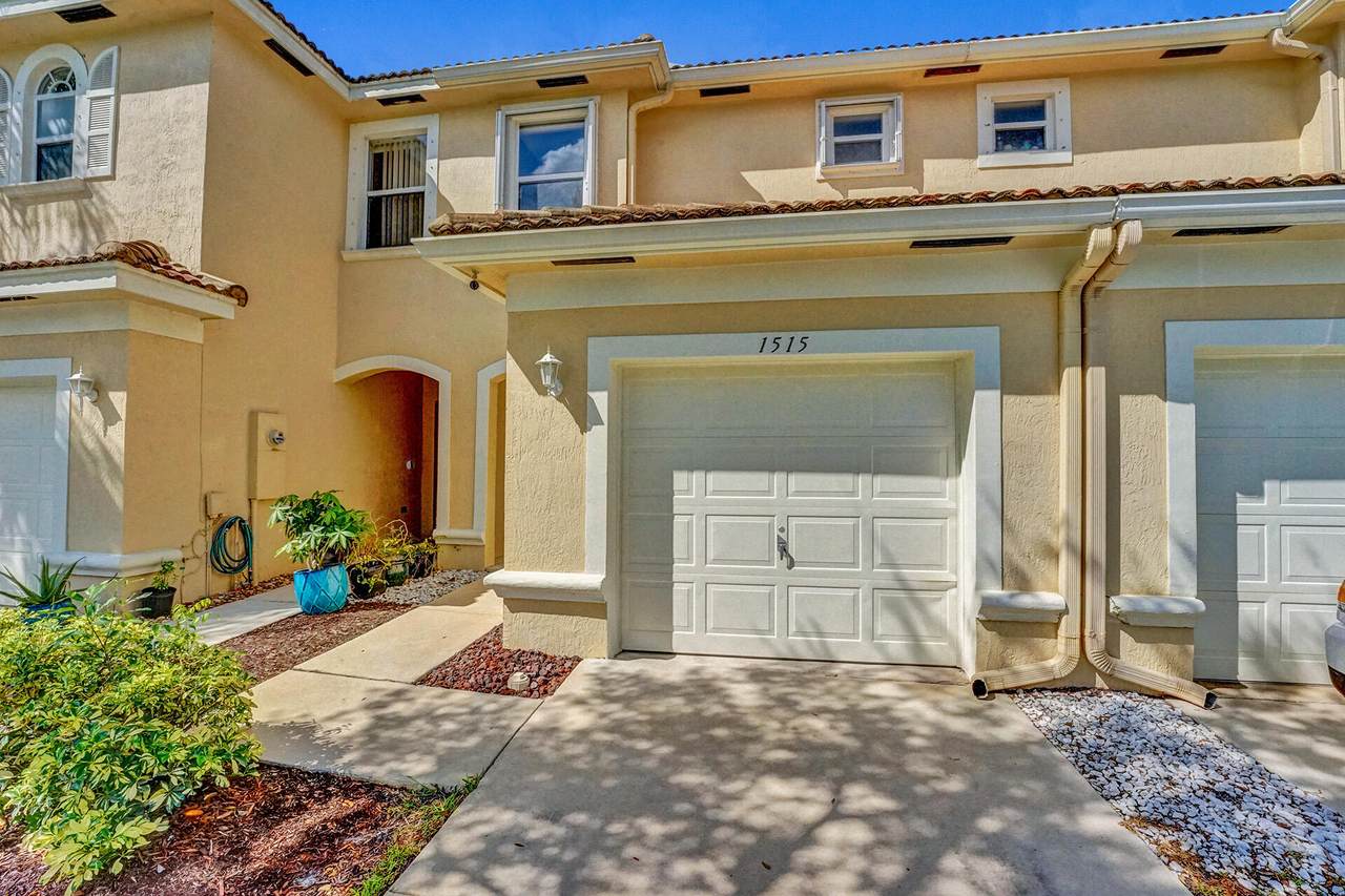 1515 Buckingham Avenue - Photo 1
