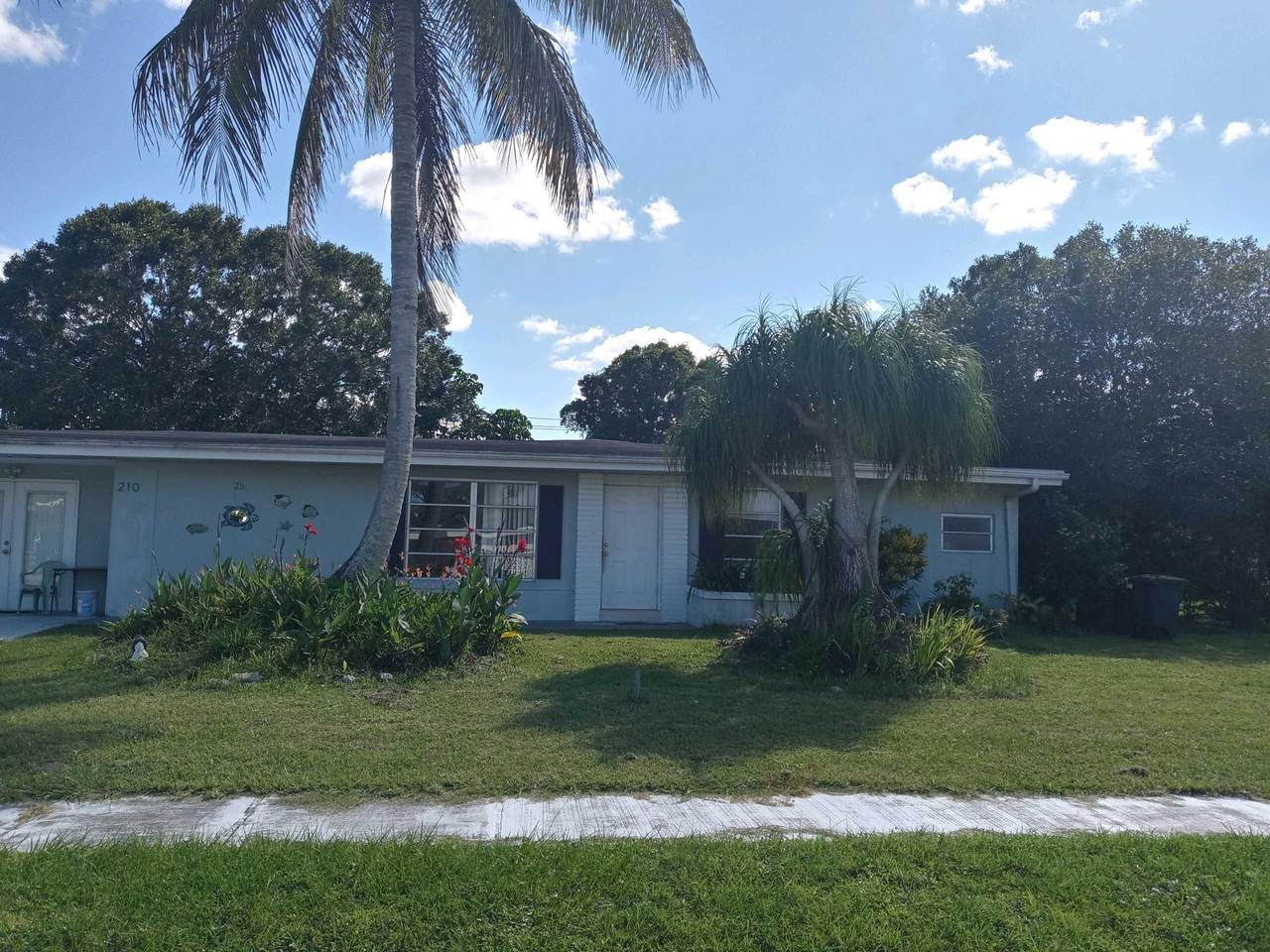 210 Banyan Drive - Photo 1