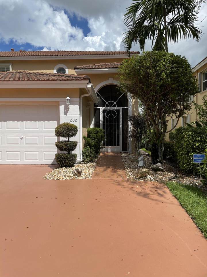 12498 Crystal Pointe Drive - Photo 1