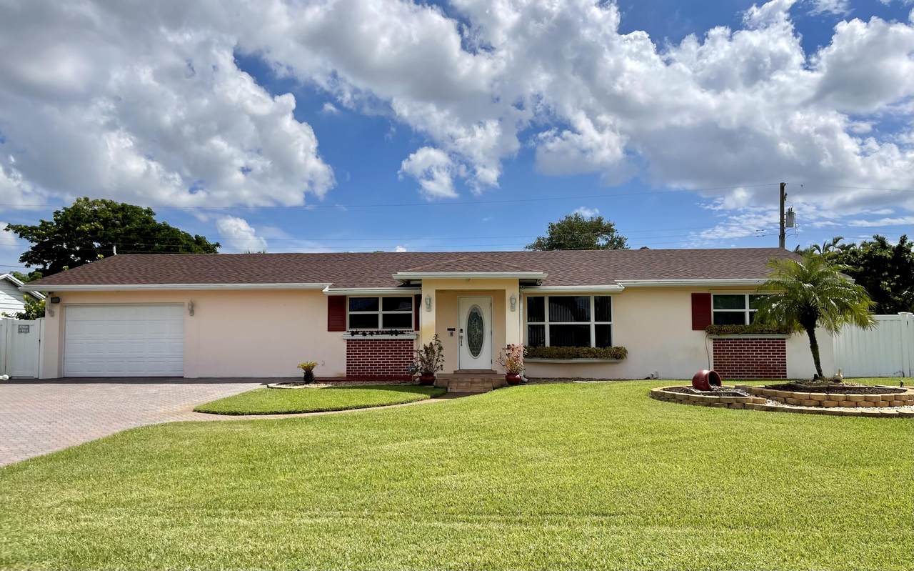 1042 Pineway Drive - Photo 1