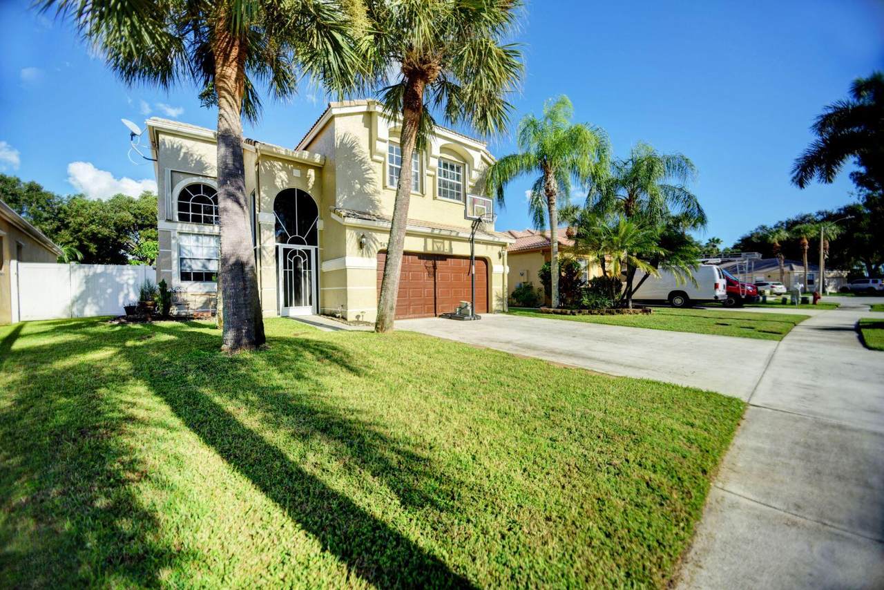 7439 Kingsley Court - Photo 1