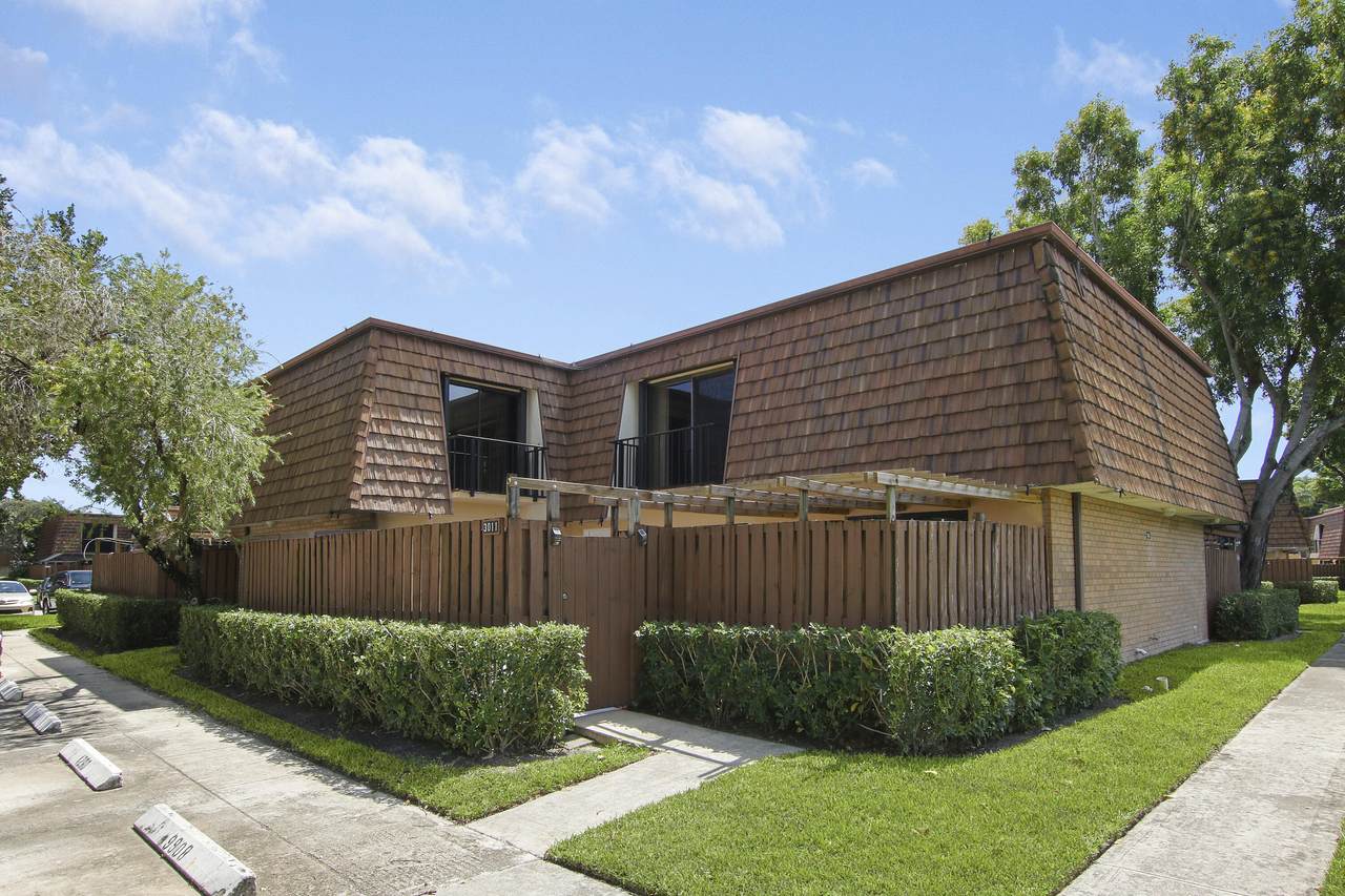 3011 30th Lane - Photo 1