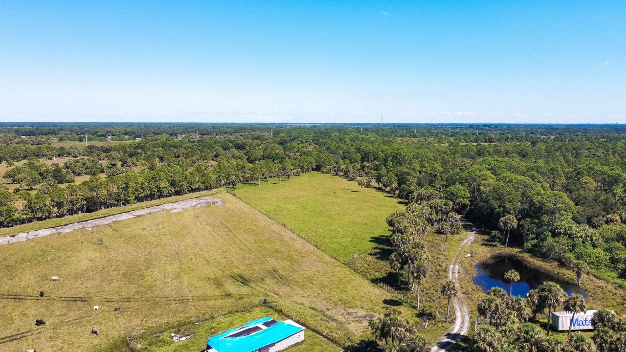 8800 252nd Avenue - Photo 1