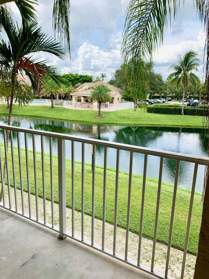 2600 University Drive - Photo 1