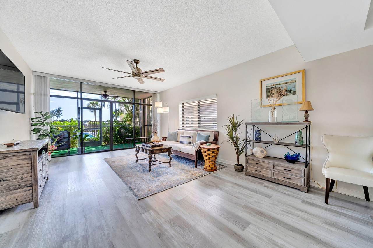11370 Twelve Oaks Way - Photo 1