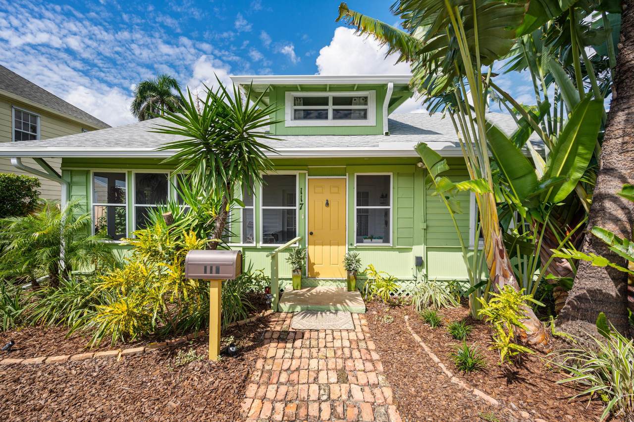 117 Palmway - Photo 1