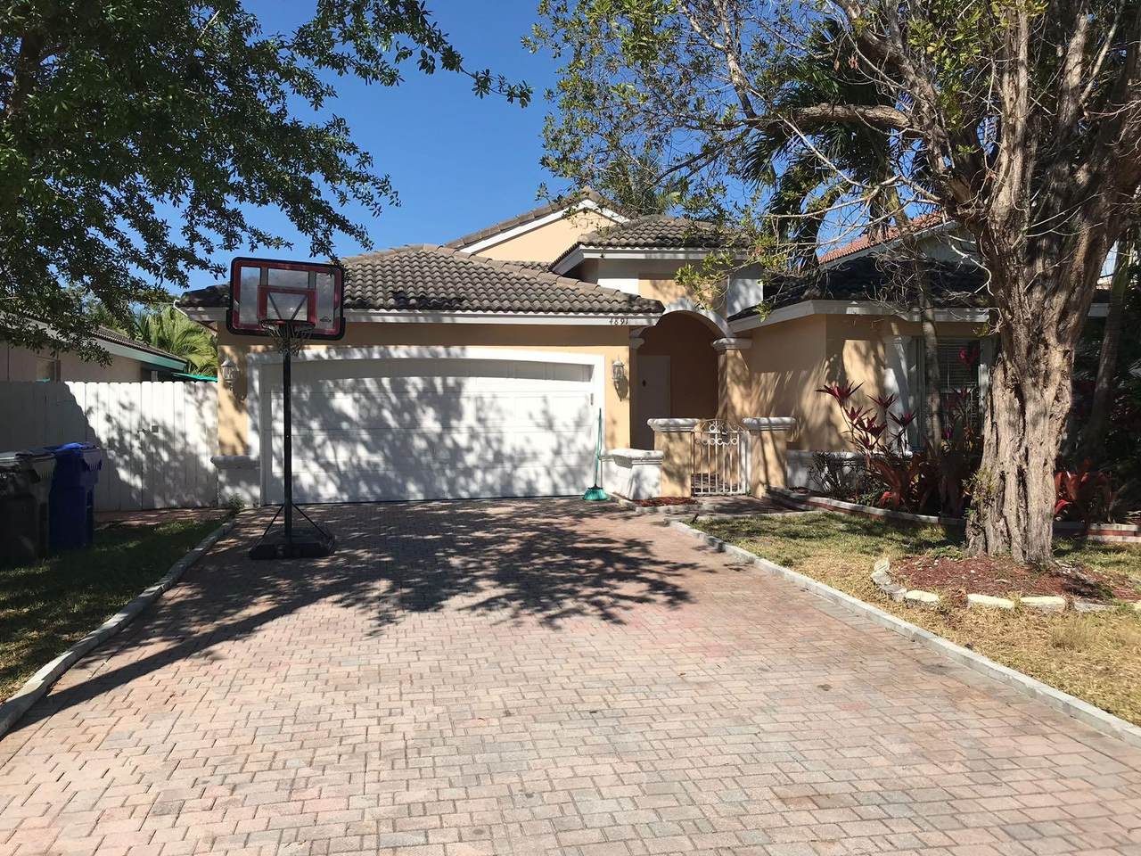 4891 34 Ter Terrace - Photo 1