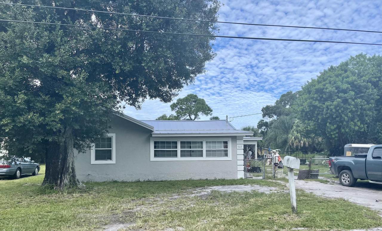 717 22nd Street - Photo 1