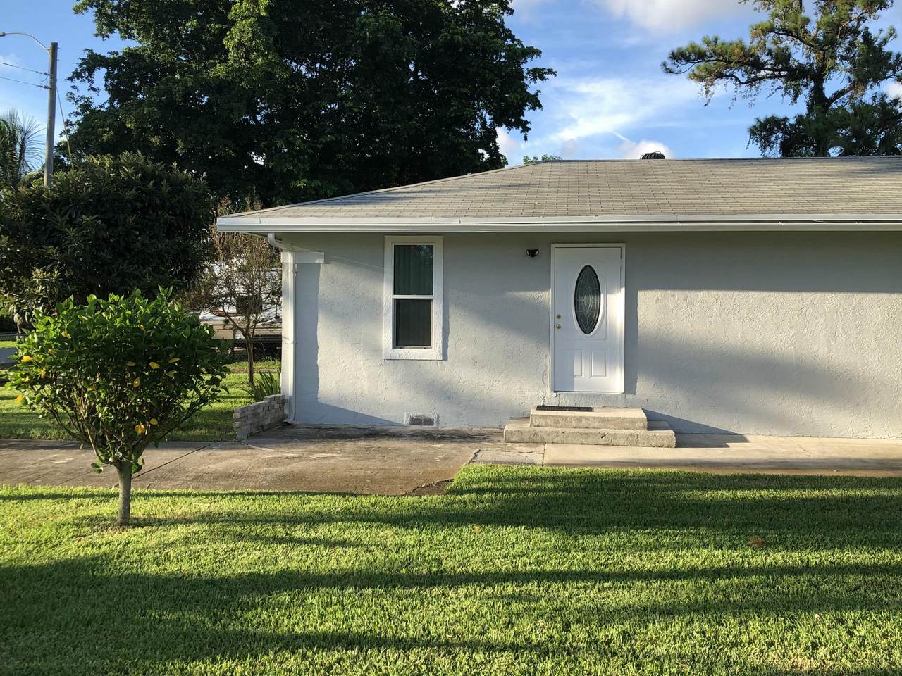 348 Perry Avenue - Photo 1