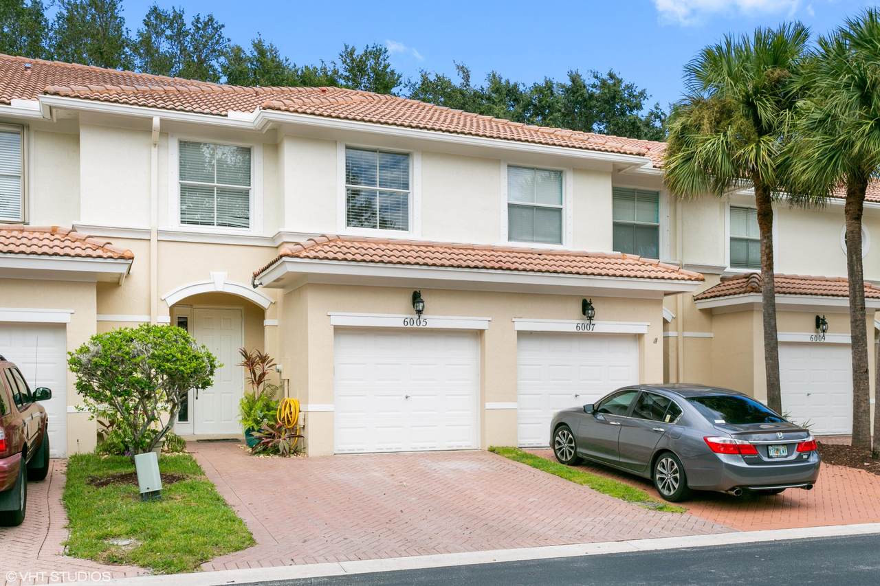 6005 Seminole Gardens Circle - Photo 1