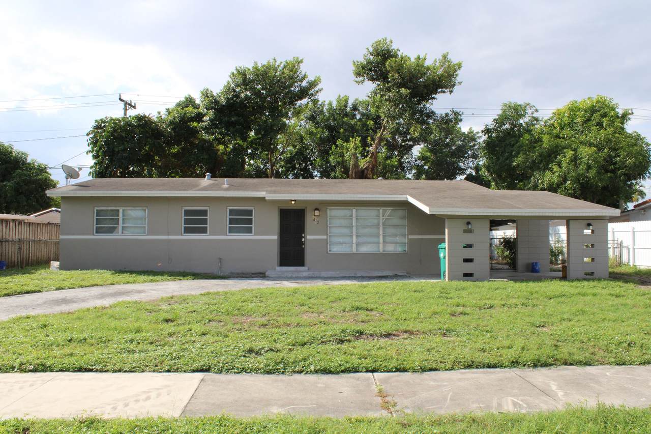 5410 181st Terrace - Photo 1