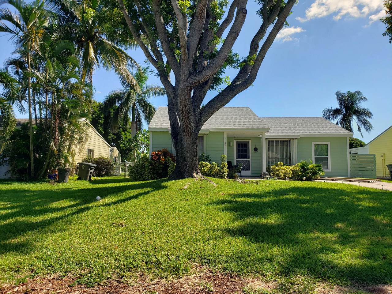 9189 Carma Drive - Photo 1