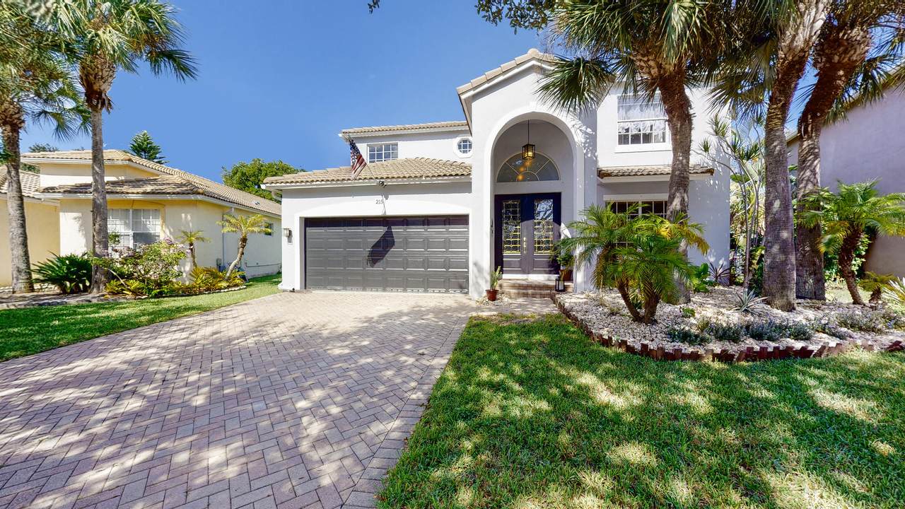215 Seminole Lakes Drive - Photo 1