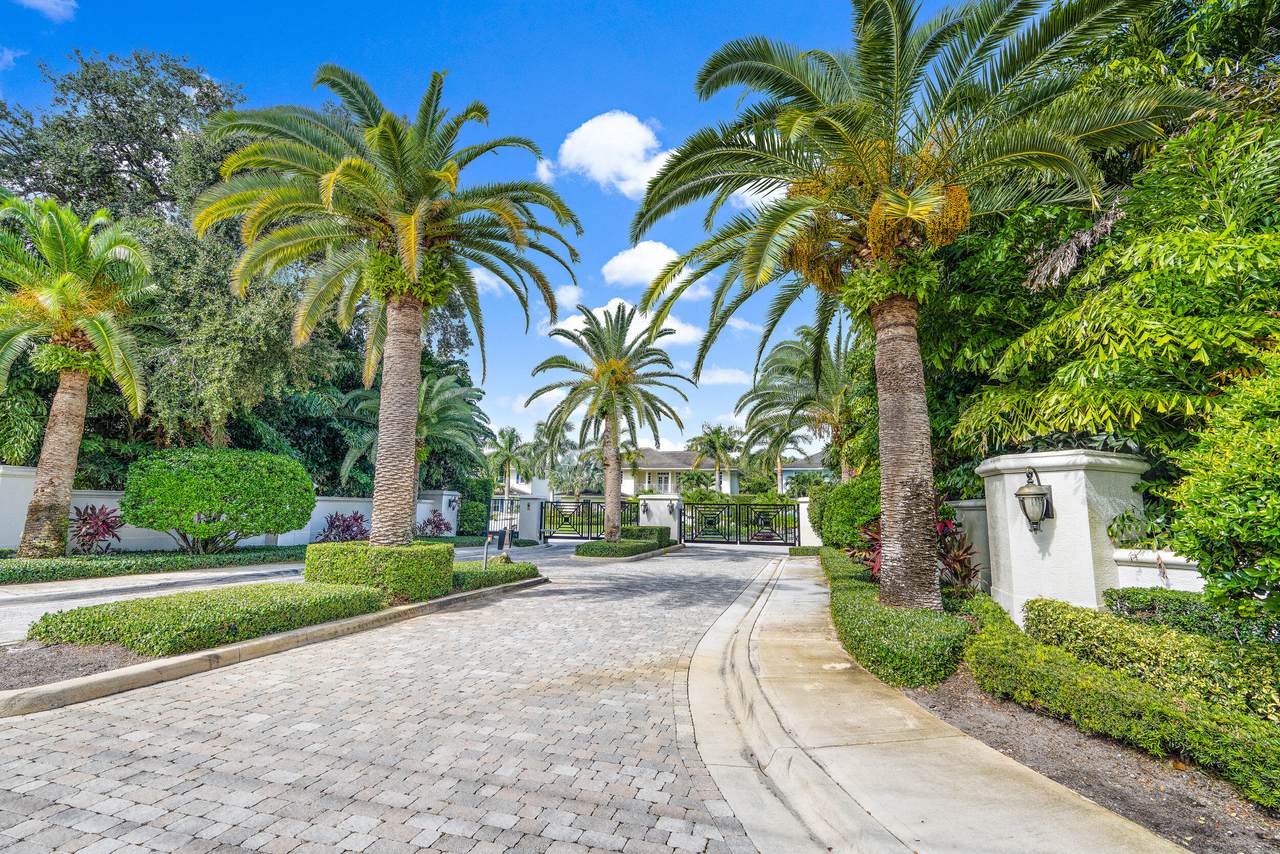 2550 Estates Drive - Photo 1