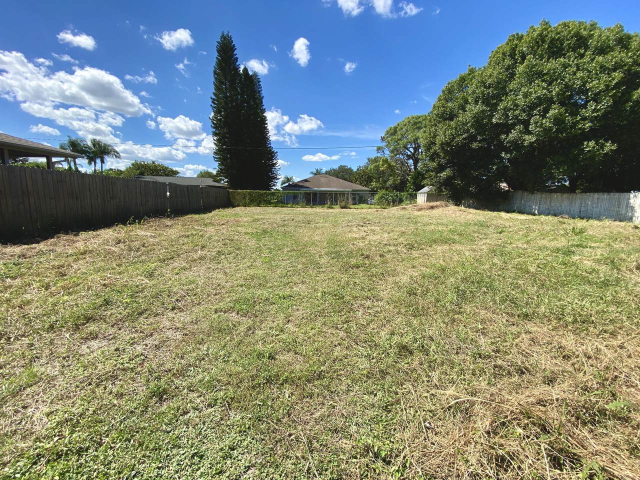 612 Hogan Street - Photo 1