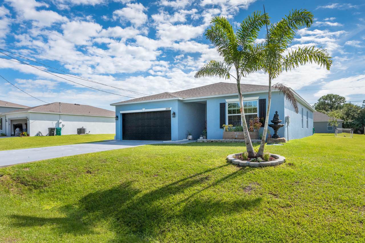 2337 Chateau Terrace - Photo 1