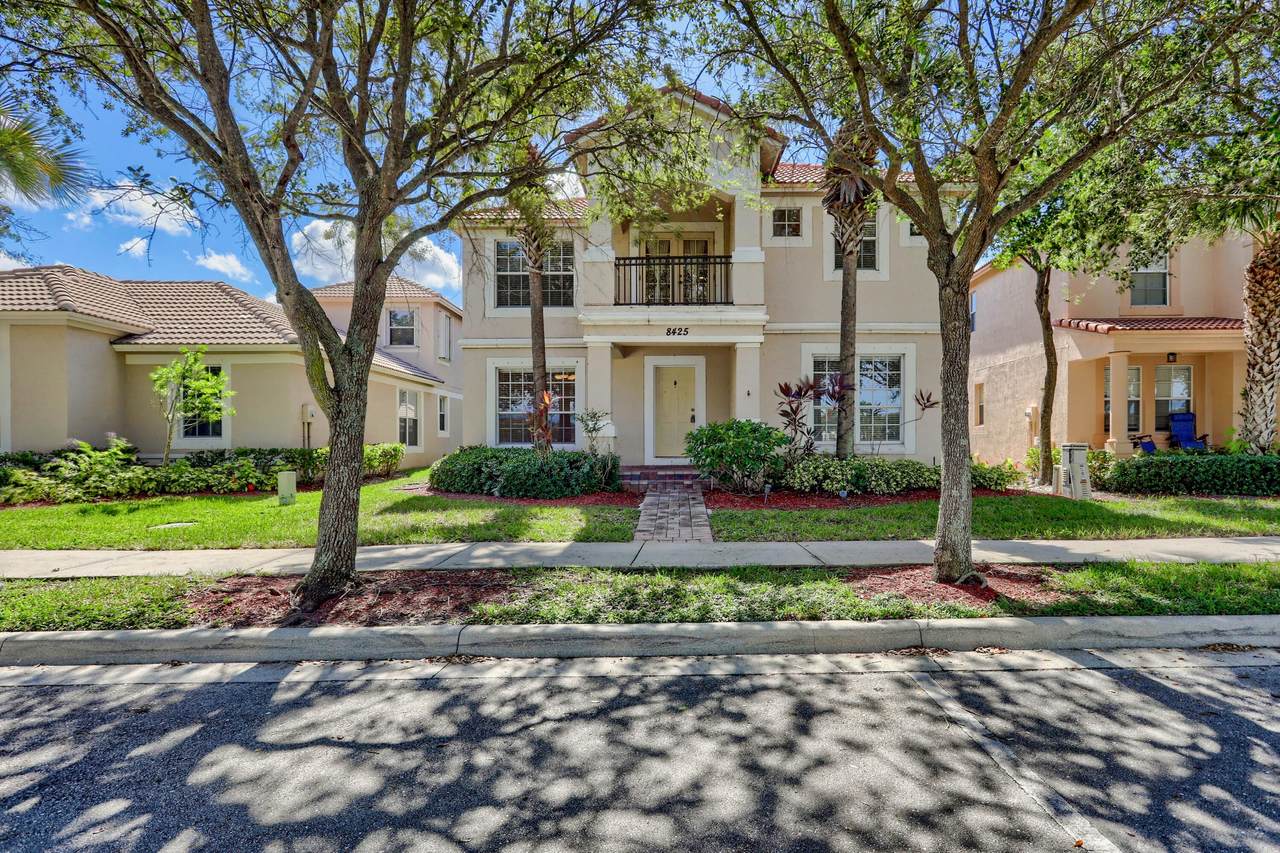 8425 Alister Boulevard - Photo 1