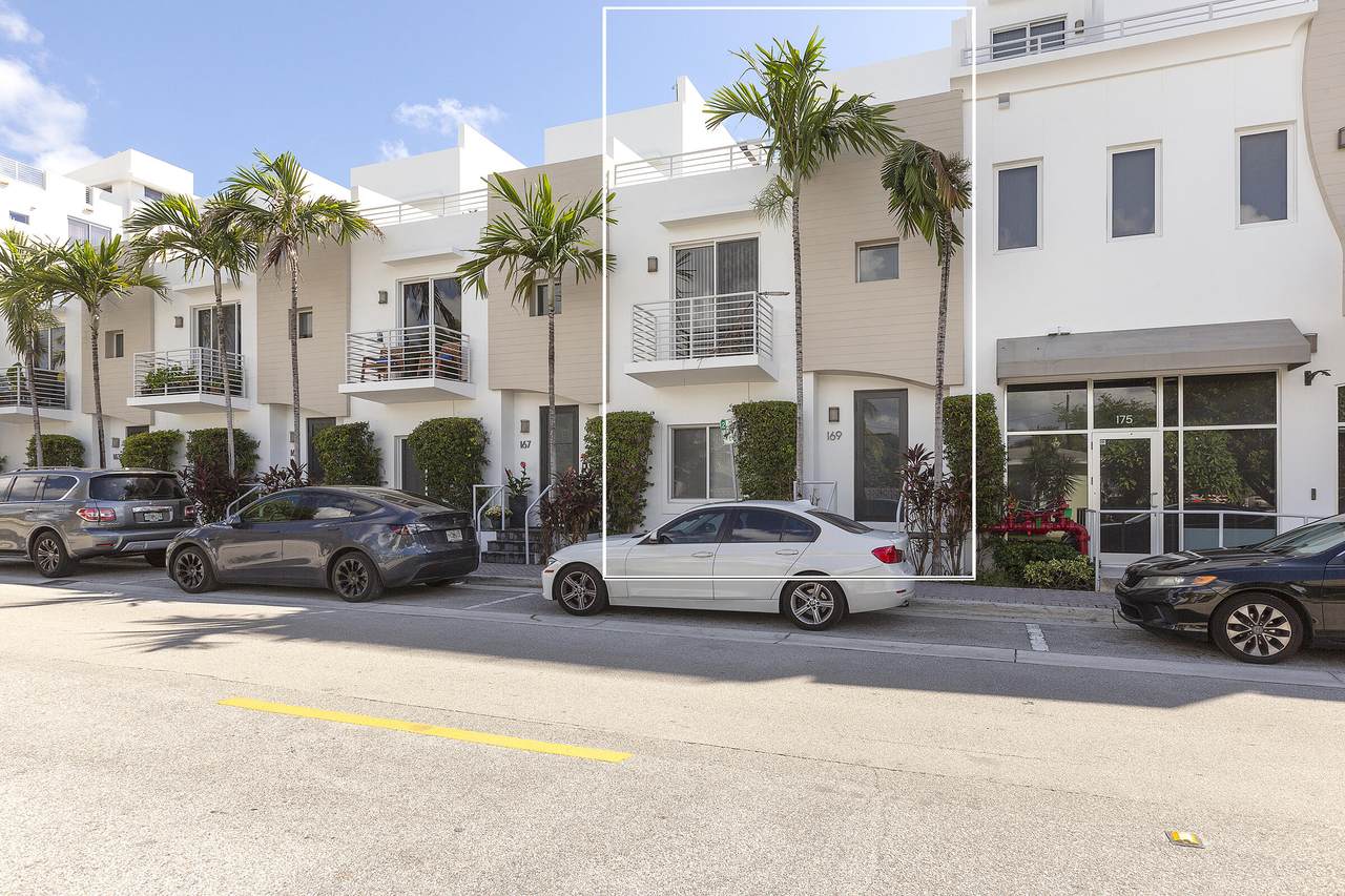 111 2 Street - Photo 1