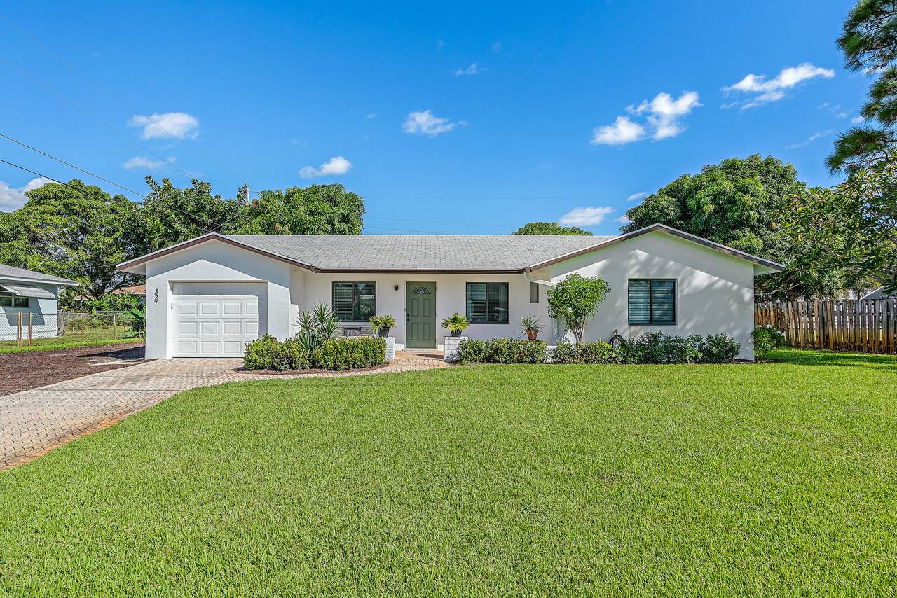 327 Pineview Road - Photo 1