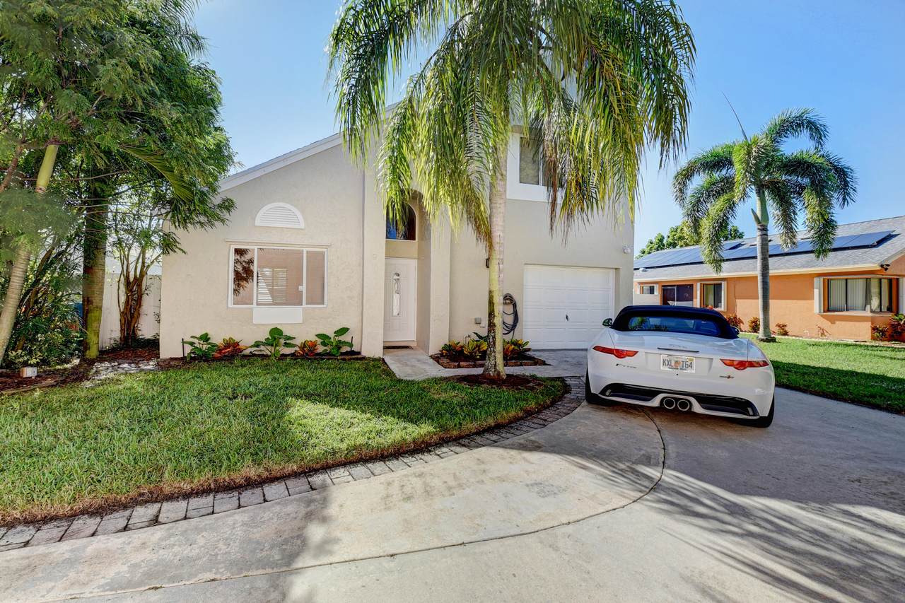 9 Elton Place - Photo 1