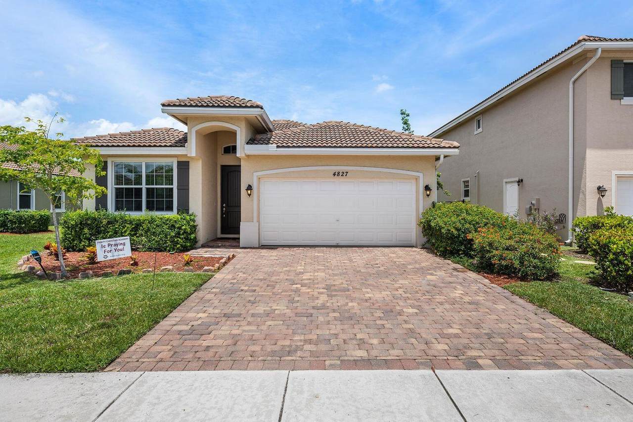 4827 Foxtail Palm Court - Photo 1