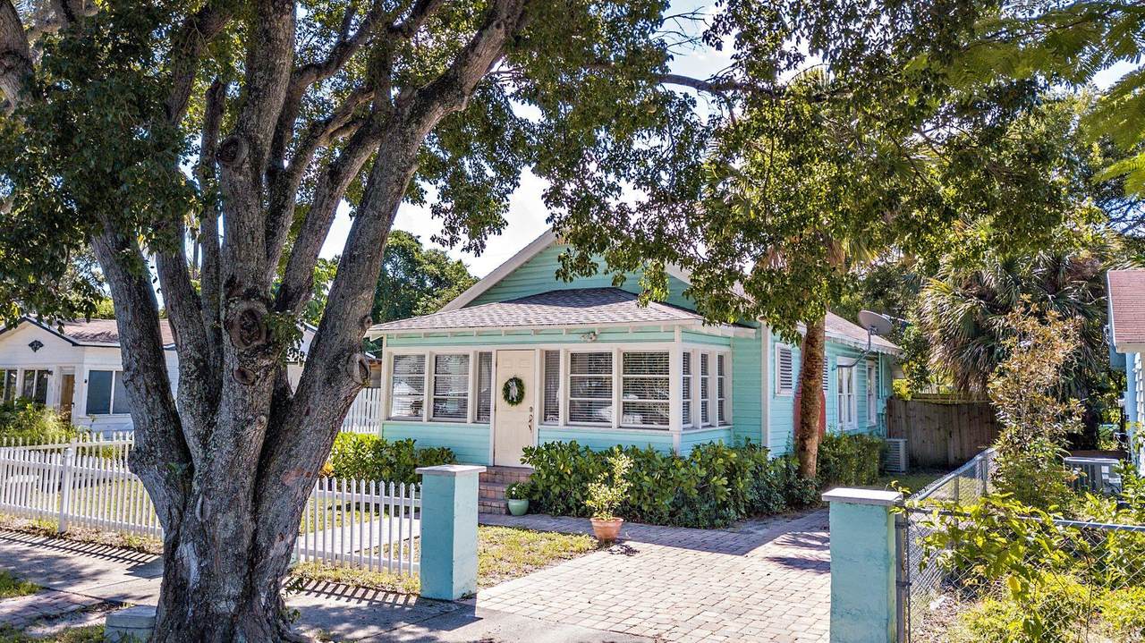 418 49th Street - Photo 1