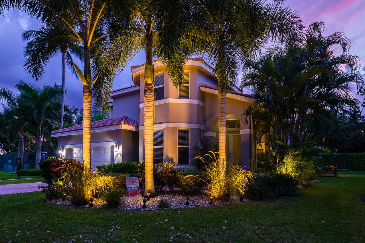 7639 71st Way - Photo 1