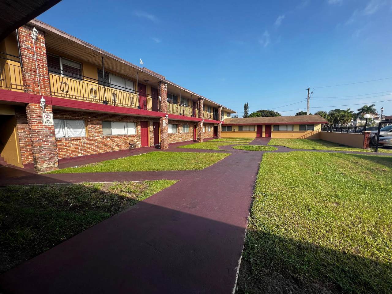 421 8th Street - Photo 1