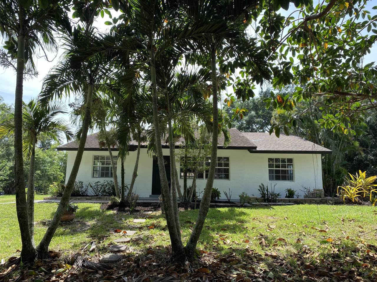 16280 Aintree Drive - Photo 1