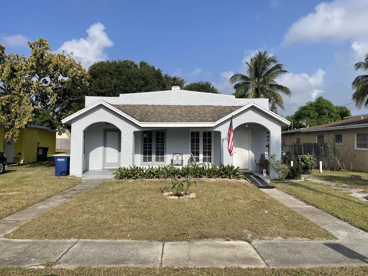 1109 Colonial Road - Photo 1