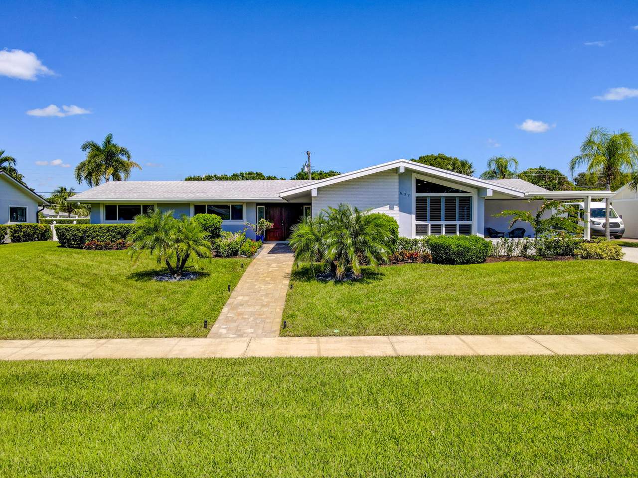 537 Oyster Road - Photo 1