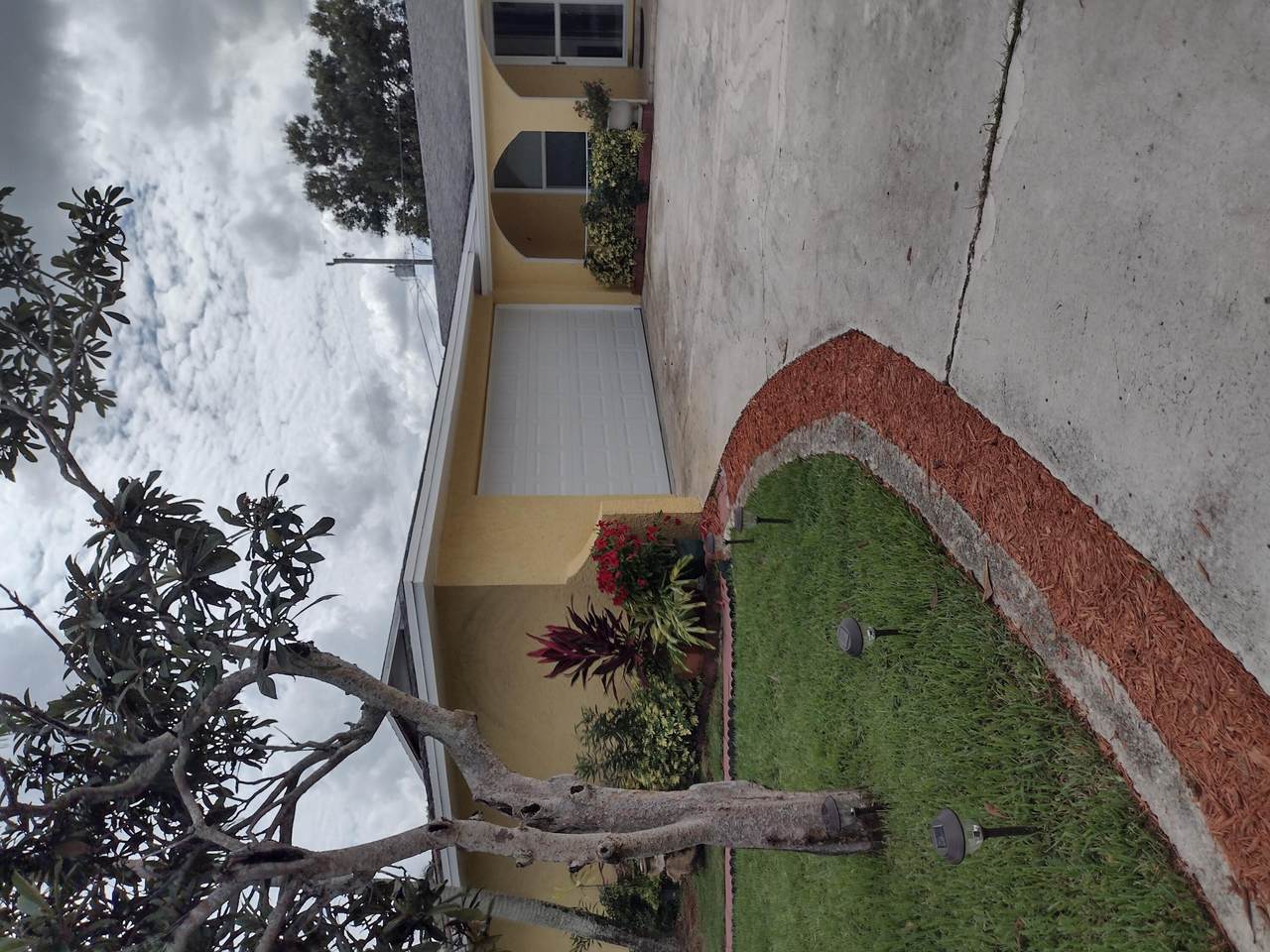 558 Floresta Drive - Photo 1