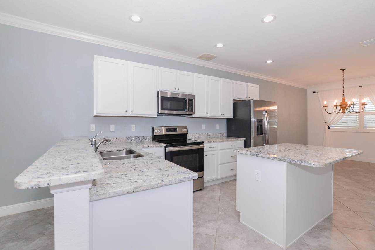 752 Hawks Ridge Way - Photo 1