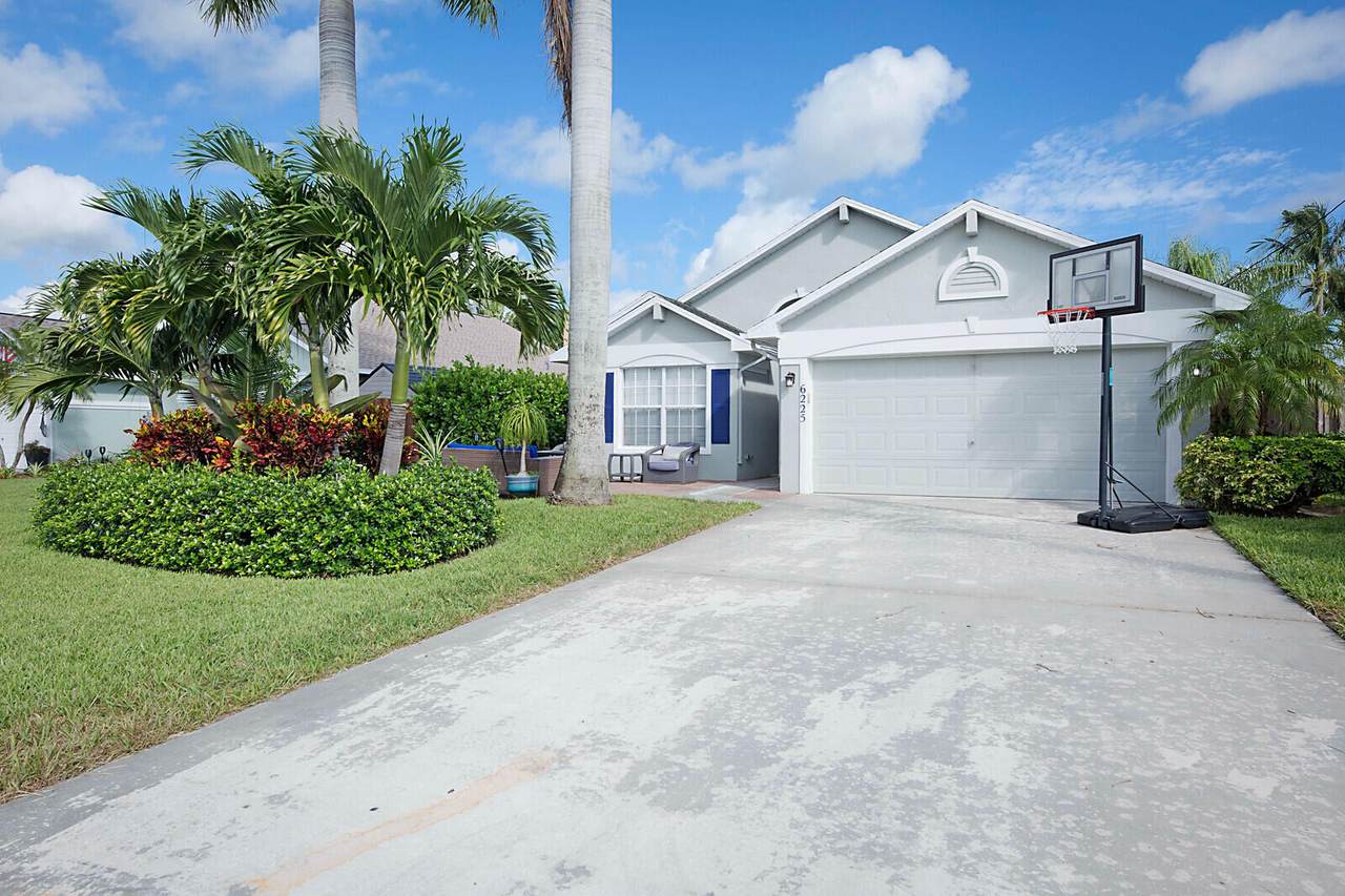 6225 Pompano Street - Photo 1