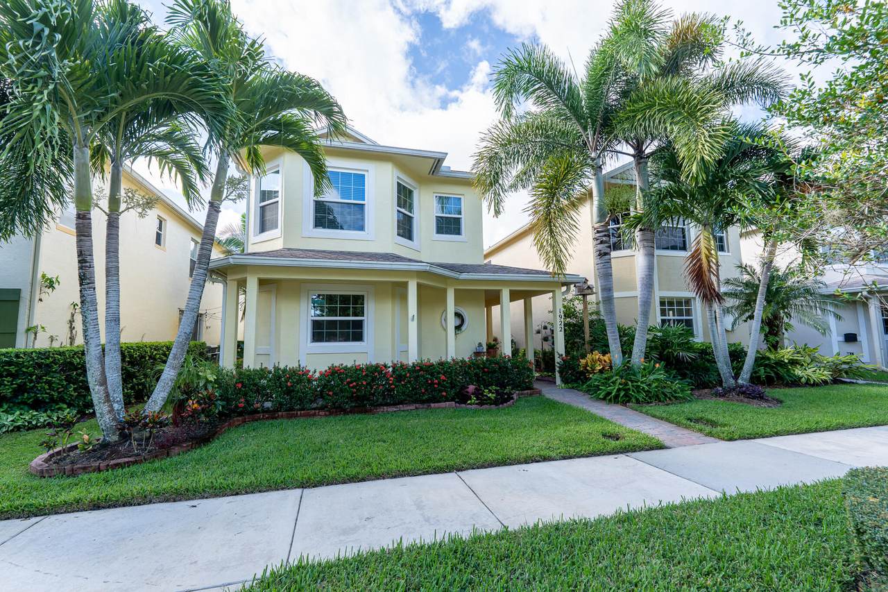 1922 Niceville Drive - Photo 1