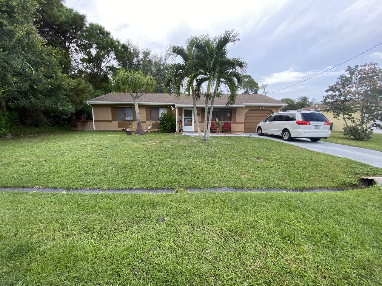 2351 Mariola Avenue - Photo 1