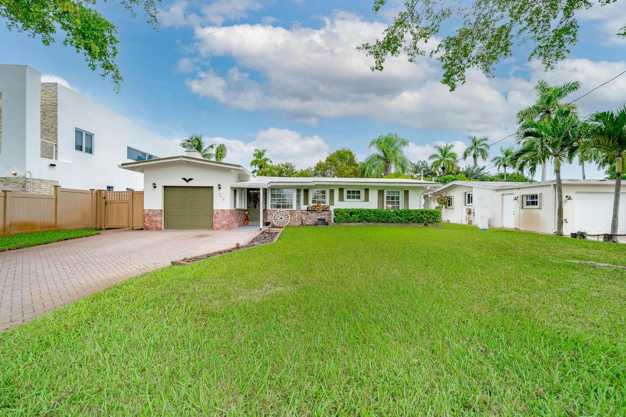 2618 Key Largo Lane - Photo 1