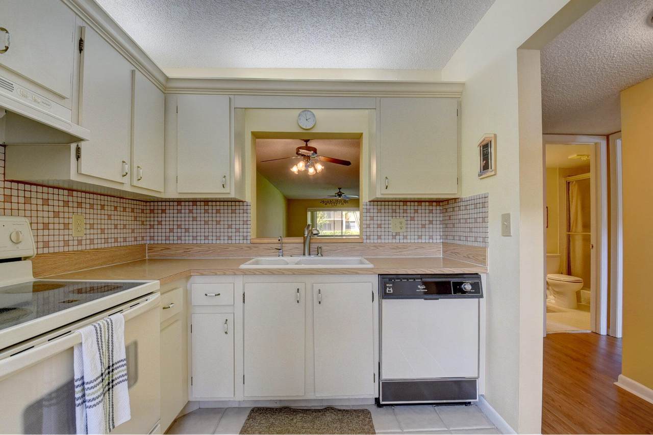 2955 22 Avenue - Photo 1