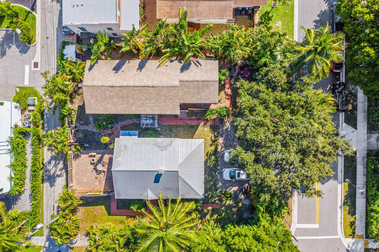 1214 Lake Avenue - Photo 1