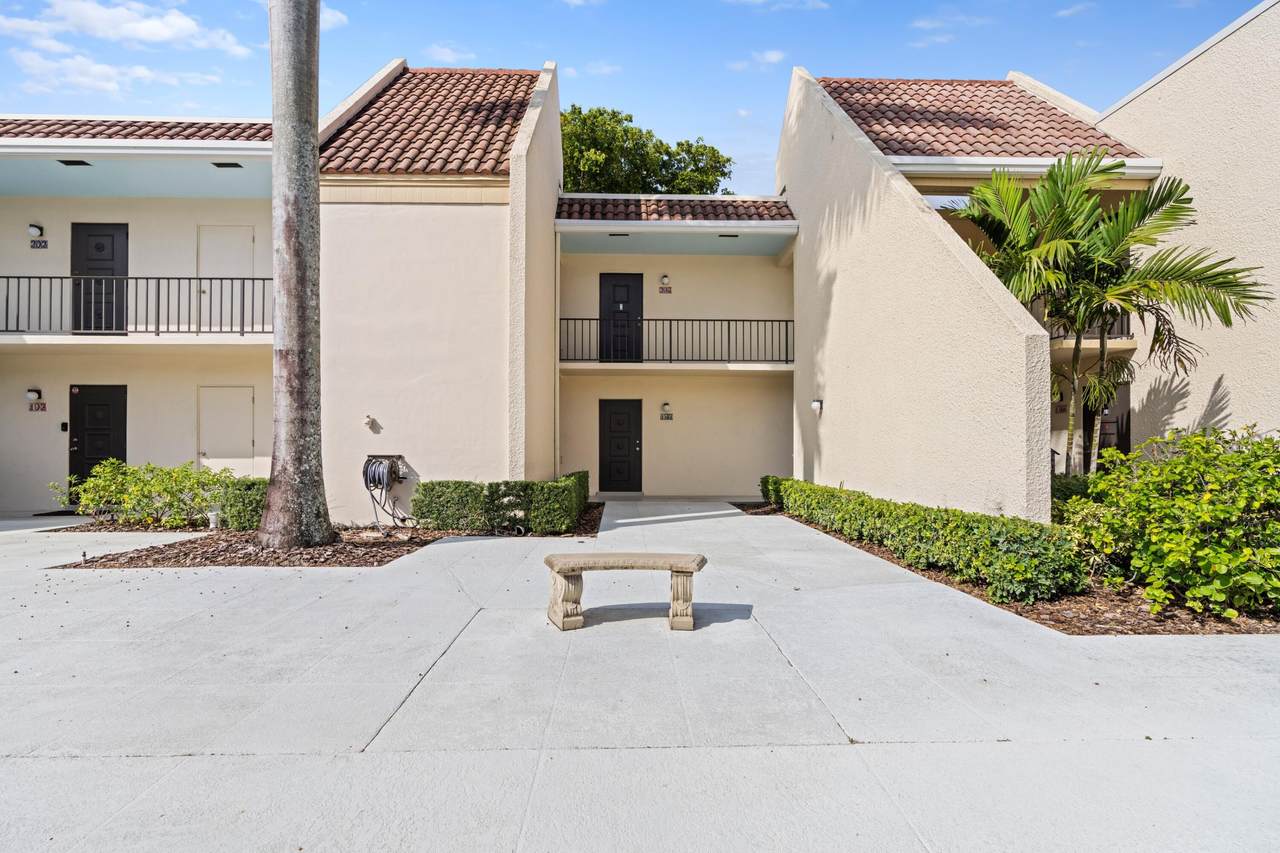 1731 Presidential Way - Photo 1