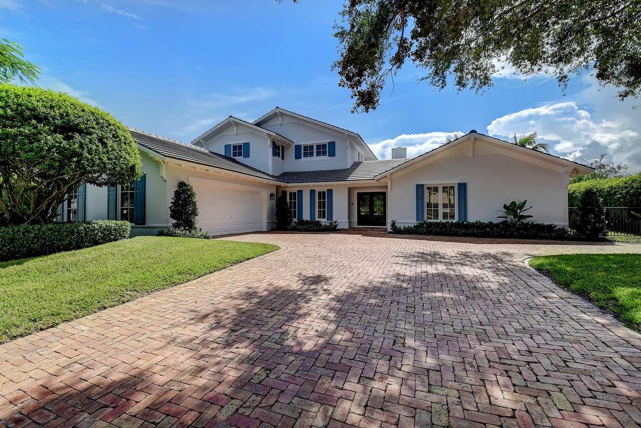 2892 Banyan Boulevard Circle - Photo 1