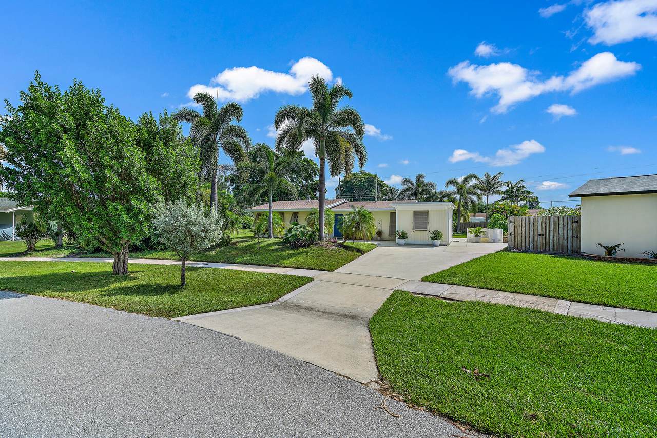 929 Dogwood Road - Photo 1