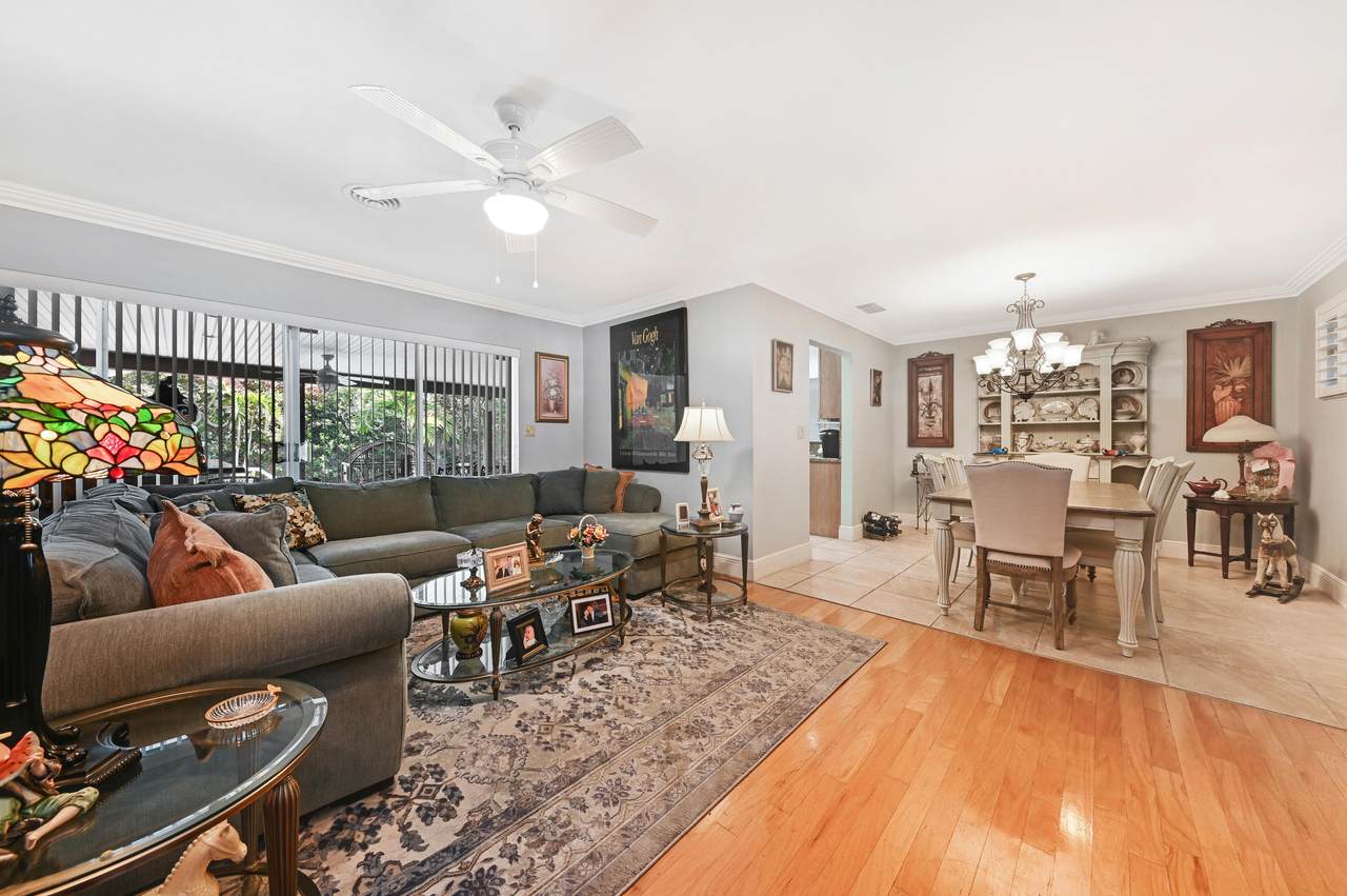 5940 22 Avenue - Photo 1