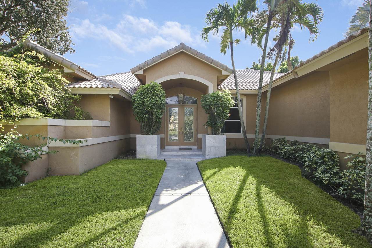 15350 Tall Oak Avenue - Photo 1
