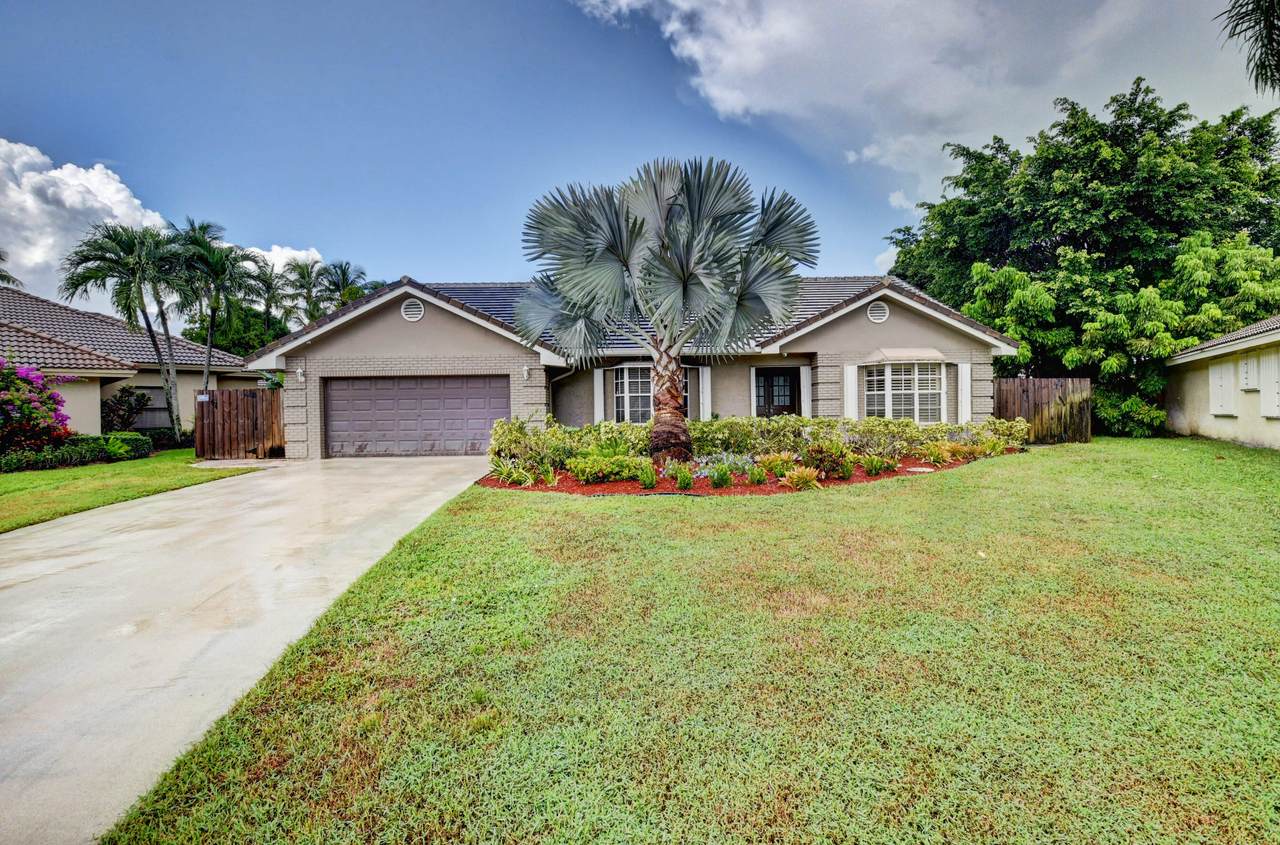 7657 London Lane - Photo 1